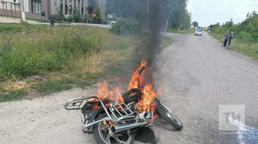 В Зеленодольском районе подросток едва не сгорел заживо вместе со своим мотоциклом